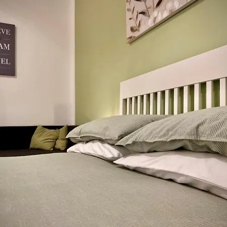 Romesweetrome Apartman *